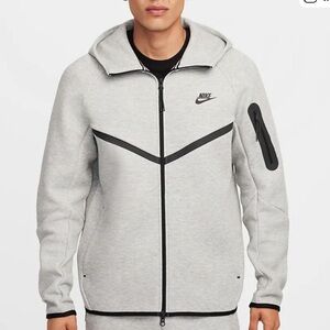 Men’s Nike tech